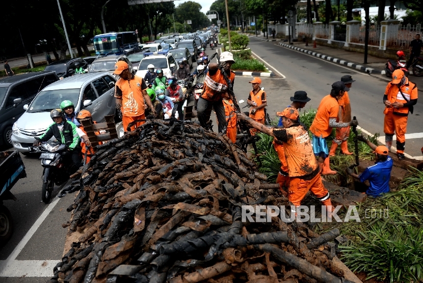 Pln Bantah Sebagai Pemilik Kulit Kabel Penyebab Banjir