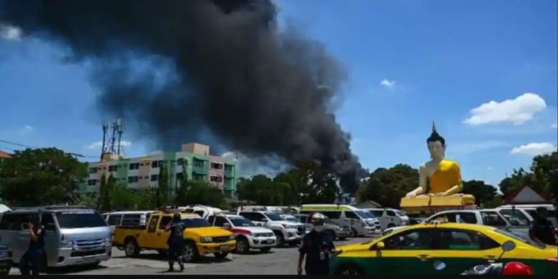 Pabrik Kimia Meledak Satu Petugas Tewas Terbakar Puluhan Orang Luka Luka