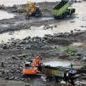AGM Bikin Kanal untuk Cegah Kerusakan Infrastruktur Jalan di Kalsel