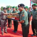 Prajurit TNI Bantu Renovasi Rumah Penduduk Miskin di Kediri