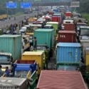 Puluhan Sopir Truk Blokir Jalan Tol Cilegon