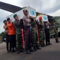 Sepuluh Peti Jenazah Korban AirAsia Tiba di Surabaya