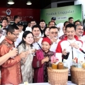 Menteri Puan Maharani Ajak Atlet Minum Jamu
