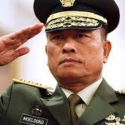 Panglima TNI Tanam Pohon Kemiri di Perbatasan Kalbar