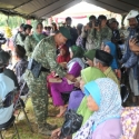 Kostrad Rayakan HUT dengan Kerja Bakti Bersama Orang Desa