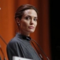 Berpotensi Kanker, Angelina Jolie Angkat Ovarium dan Tuba Falopi