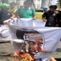 Foto Jokowi Diinjak dan Dibakar di Medan