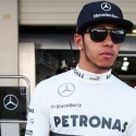 Tertolong Safety Car, Hamilton Juara