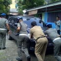 Mobil Dinas Mantan Anggota Dewan PDIP Disita Paksa