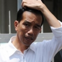 Jokowi Ditunggu Berseragam Polisi dan Pakaian Oblong di Istana