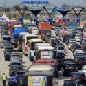 Jalan Tol dan Jalan Raya Umum Sama-sama Mecet, Bedanya di Tol Bayar