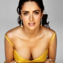 Ternyata Tangan Salma Hayek Tidak Bisa Menutupi Buah Dada