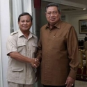 SBY Tertawa Saat Ditanya Sikap Diam Prabowo