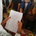 Puisi Ini Dibacakan di Atas Pusara Bang Buyung