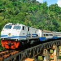 Sebaiknya Pemerintah Perbaiki Jalur Kereta Luar Jawa