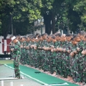 Prajurit Kostrad Bersujud Minta Hujan
