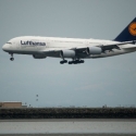 Seorang Pria Ganggu Penerbangan Lufthansa di Pintu Kabin