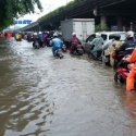 Banjir Dan Kemacetan Jakarta Hanya Bisa Bantu Dengan Doa