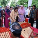 Kunjungi NTB, Putri Thailand Bermain  Bumbung