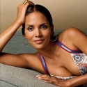 Halle Berry, Baru Gabung Instagram Posting Foto Topless