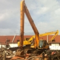 Excavator Untuk Gusur Rumah Warga Belum Bayar Pajak