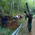 TNI Bantu Sarana Air Bersih Di Desa Kayong Utara