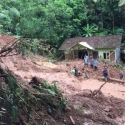 Relokasi Selamatkan Warga Dari Bencana