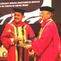 Teras Narang, Wisudawan Terbaik Program Doktor UPH