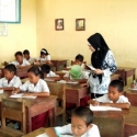 Kemendikbud Bantu Guru Di Merauke Raih Gelar Sarjana