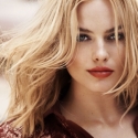 Margot Robbie, Bond Girl Favorit Pilihan Netizen