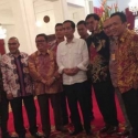 Inilah Pesan Terbaru Jokowi Ke Relawan Saat Makan Siang Bersama