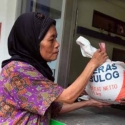 Pemerintah Terapkan Bantuan Pangan Dengan Voucher Mulai 2017