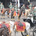 Ribuan TNI Bersenjata Sangkur Dan Pedang Kawal HUT Ke-71 RI Di Istana Negara