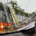 Lantai JPO Pasar Minggu Sudah Ada Yang Karat