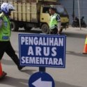 Arus Lalu Lintas Dialihkan Gara-Gara Penggusuran Di Rawajati