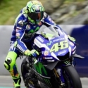 Start Ke-15, Rossi Patenkan Posisi Ke-2