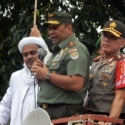 Umat Islam, Sekarang Saatnya Memeluk Erat TNI