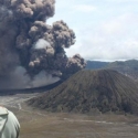 Bromo Masih Erupsi, Sensor Pemantau Malah Hilang
