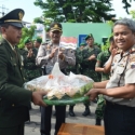 HUT TNI, AKBP Heru Antar Nasi Tumpeng Ke Kodim Demak
