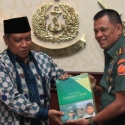 Gatot Instruksikan Prajurit TNI Ikut Shalawat 1 Miliar Hari Santri