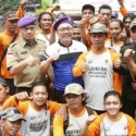 Ketua MPR Bersama IARMI Membersihkan Sungai Ciliwung