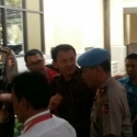 Tiba Di Bareskrim, Ahok Cuma Acungkan Jempol