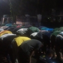Pengunjuk Rasa Minta Waktu Salat Sebelum Bubarkan Diri