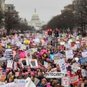 Ribuan Wanita Turun Ke Jalan Memprotes Retorika Trump