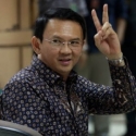 Ratu Atut Baru Tersangka Sudah Diberhentikan, Ahok Yang Terdakwa Dibiarkan