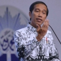 Puisi Fahri Hamzah: Pak Jokowi, Rakyat Bertanya Padamu