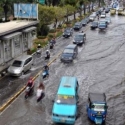 Jalan Gunung Sahari Banjir Sedalam 1,5 Meter