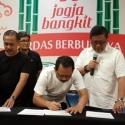Imam Priyono-Achmad Fadli Tanda Tangani Kontrak Politik Gerakan Jogja Berbudaya