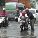Jalan Bandung-Garut Terendam Banjir, Lalulintas Mengular 1 KM