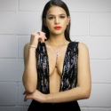 Bruna Marquezine, Pamer Foto Tubuh Seksi